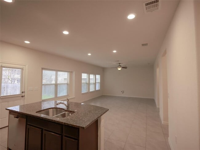 Foto del edificio - 14008 Madrigal Ln