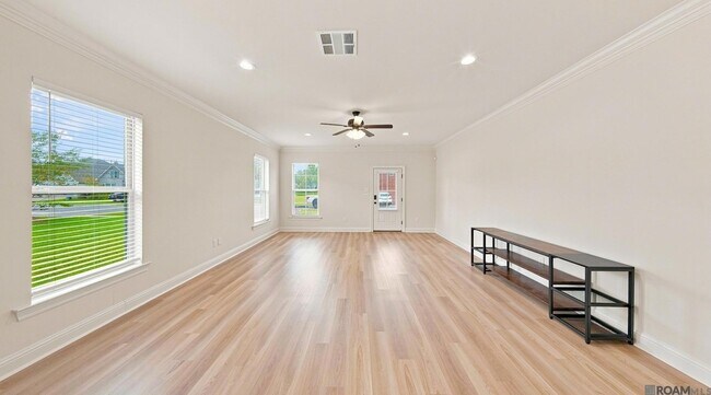 Foto del edificio - 7211 Kenilworth Crossing Ave