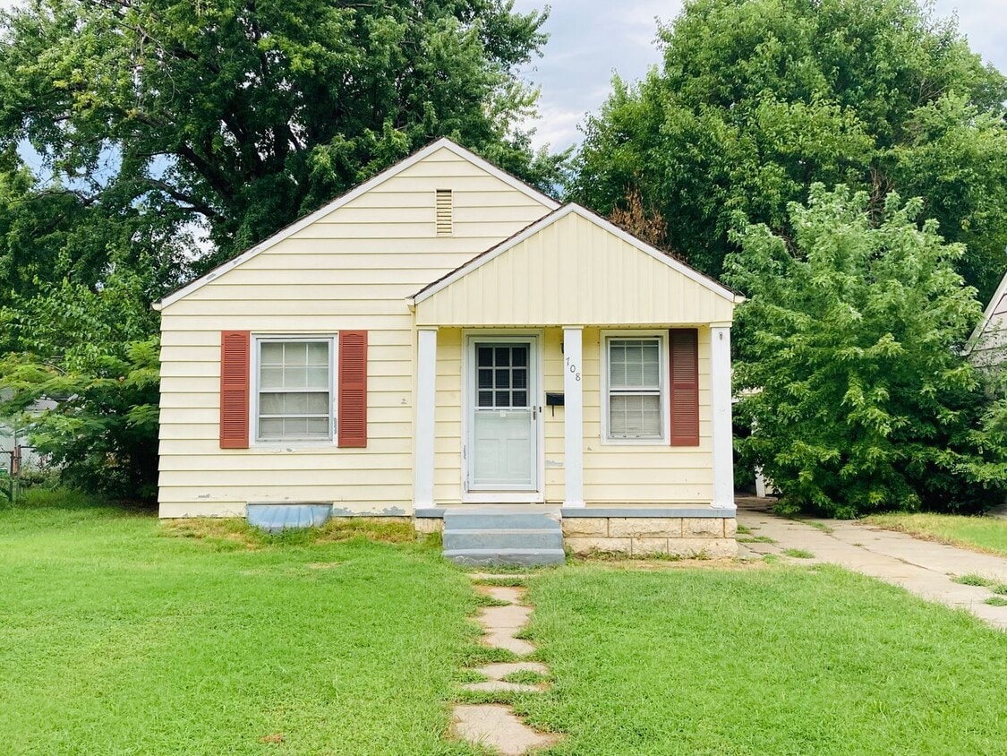 Primary Photo - Cute Home Near Downtown