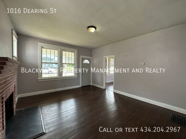 Building Photo - Charming 2 Bedroom near Downtown Lynchburg