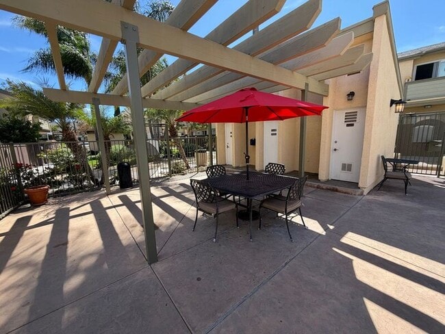 Building Photo - 5402 Balboa Arms Dr
