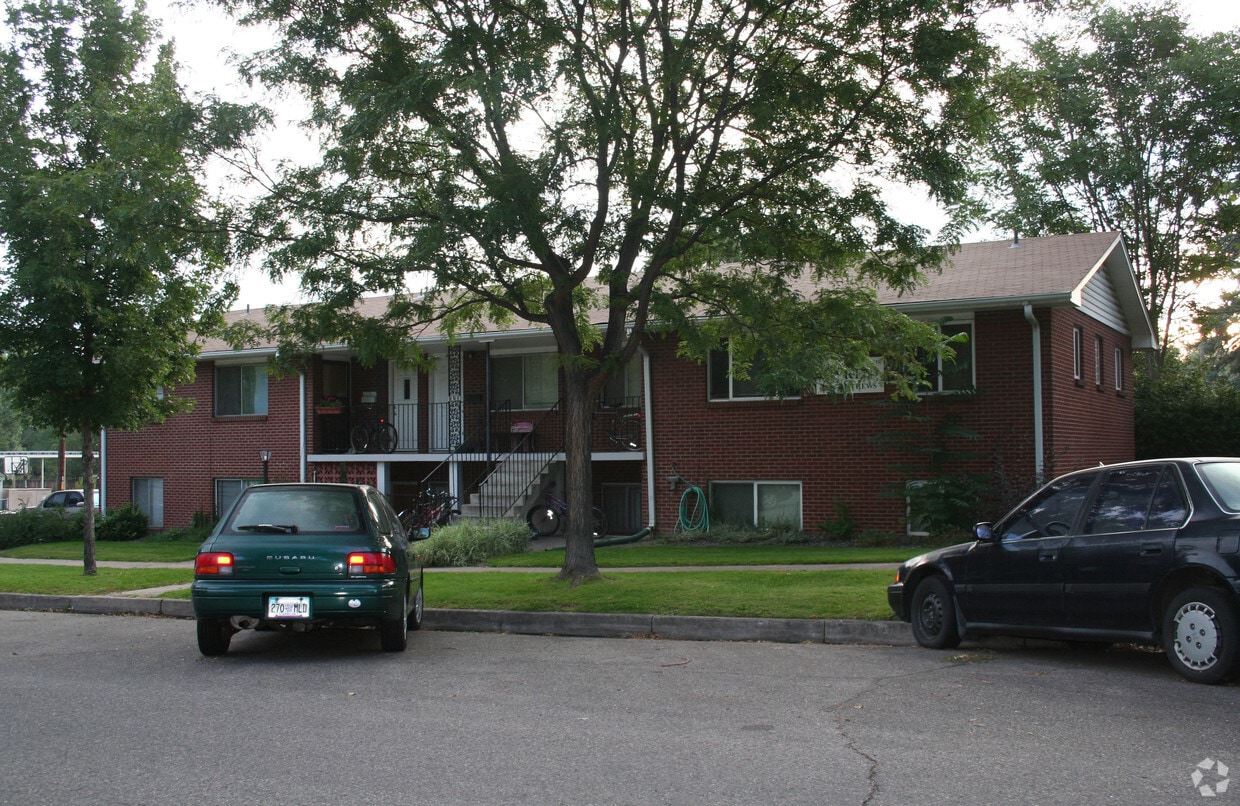 Building Photo - 320 Mathews St