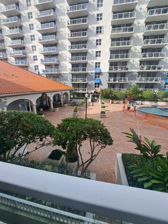 Foto del edificio - 5077 NW 7th St