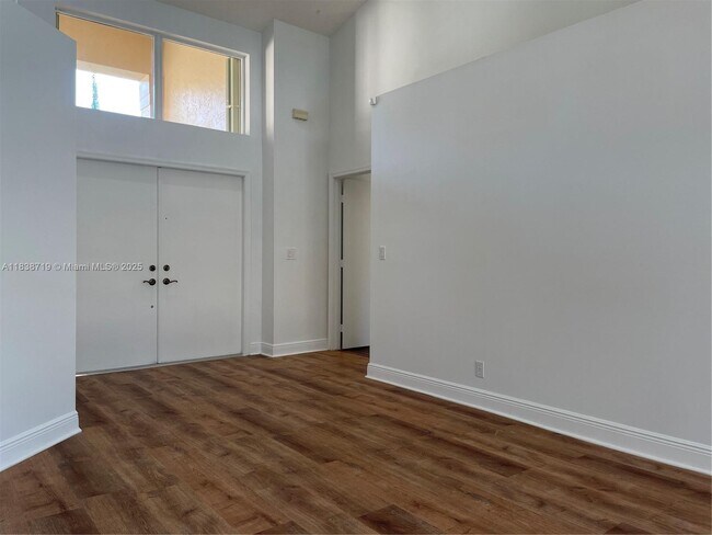 Foto del edificio - 785 Heron Rd