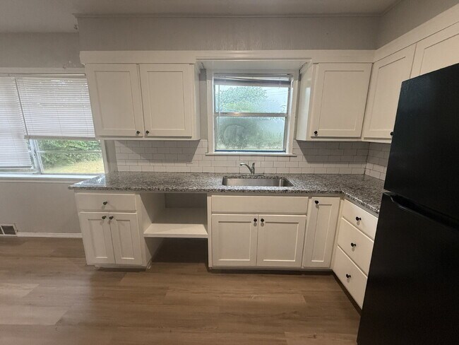 Foto del edificio - 4-Bedroom Home in Warr Acres