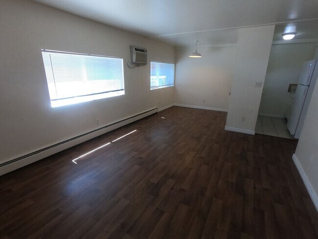 Foto del edificio - Tranquil Living in a Stylish 1 Bedroom Garden Floor Apartment
