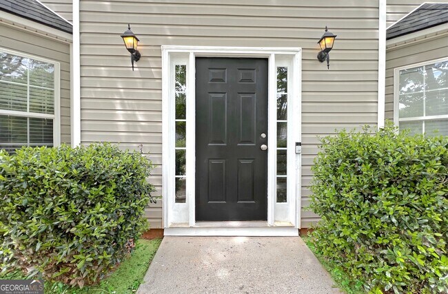 Foto del edificio - 5983 Hitt Lake Trail