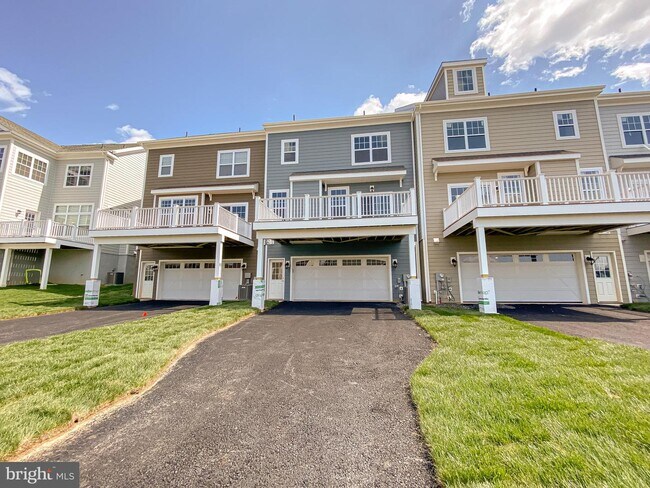Building Photo - 403 Quigley Dr