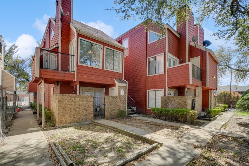 Photo - 9821 Walnut St (Dallas, TX)