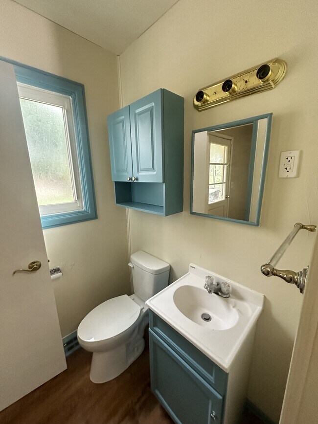Building Photo - 3335 Hanover Dr