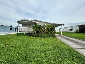 Building Photo - 1561 SW 64th Way