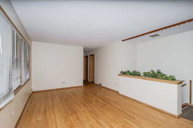 Foto del edificio - 5600 Vera Cruz Ave N