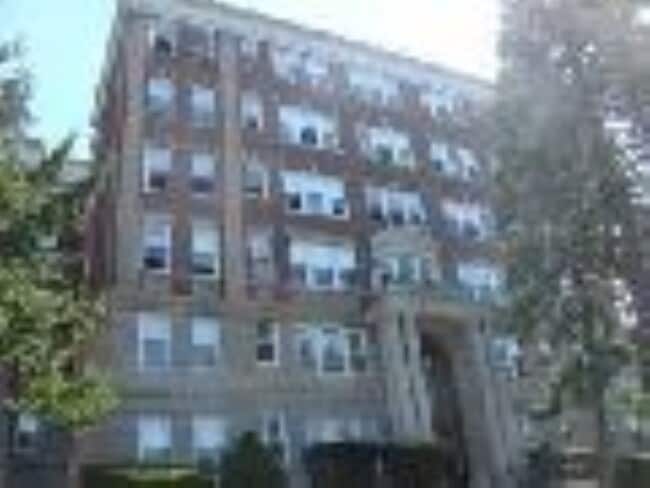 Building Photo - 64 1/2 Day St