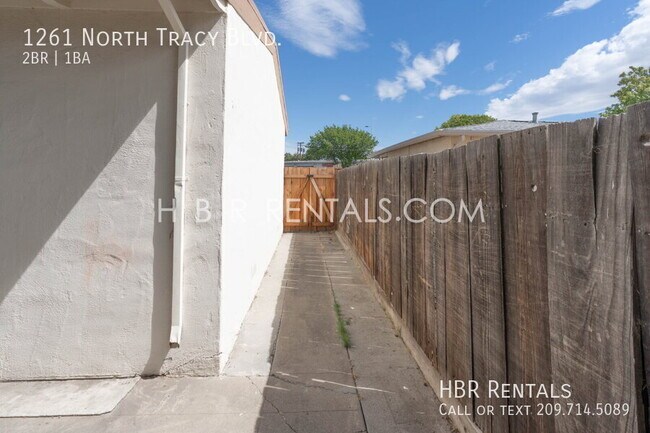 Foto del edificio - 1261 N Tracy Blvd