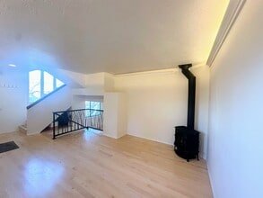 Building Photo - 339 Ravenwood Pl