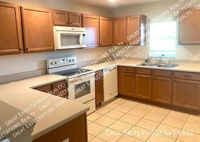 Building Photo - 10542 SE 67 Ct