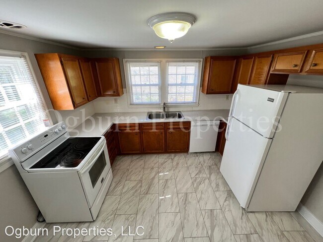 Building Photo - 4 br, 3 bath House - 548 WESTVIEW DRIVE