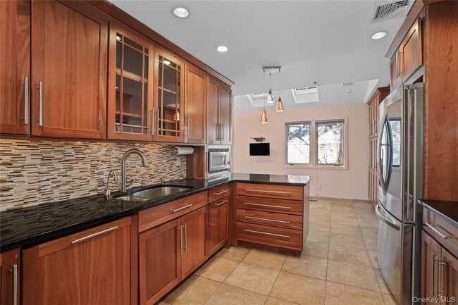 Foto del edificio - 208 Boulder Ridge Rd