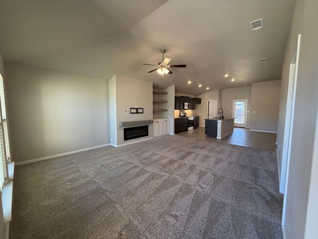 Building Photo - HALF OFF the first full month's rent with a move-in before March 1st! 3/2 in Upland Crossing Avai...