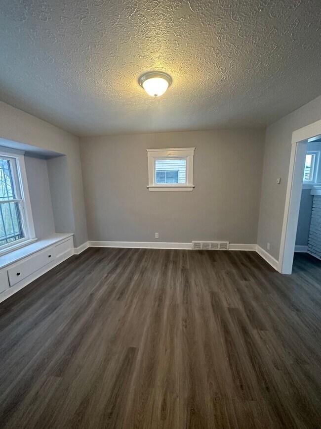 Foto del edificio - 4bd Single Garfield Cash Pay