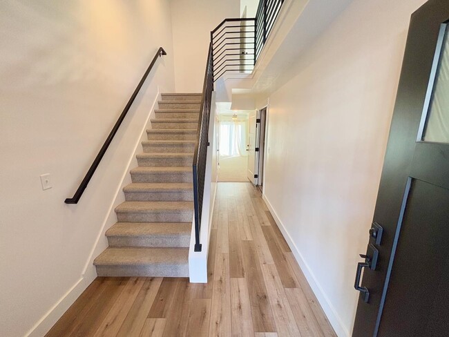 Building Photo - 638 E 360 S