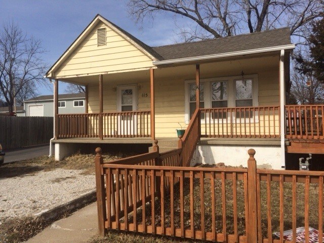 Primary Photo - 115 E 4th St