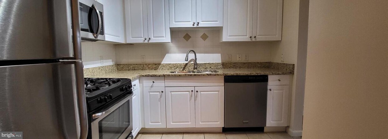 Primary Photo - 16 Granite Pl
