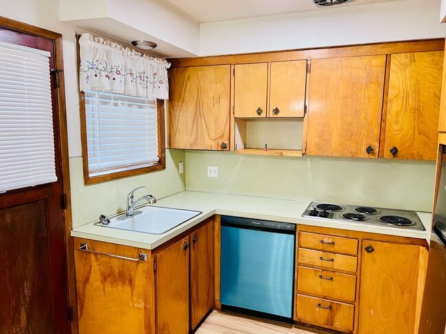 Photo - Classy 1950's full of vintage charm...2 be... Apartment