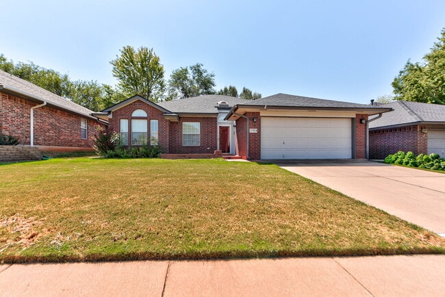 Photo - 2904 Canyon Oaks Ct (Norman, OK) House