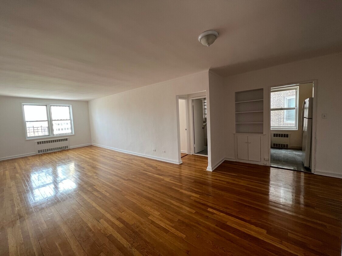 6400 Saunders St Unit 5, Rego Park, NY 11374 Condo for Rent in Rego