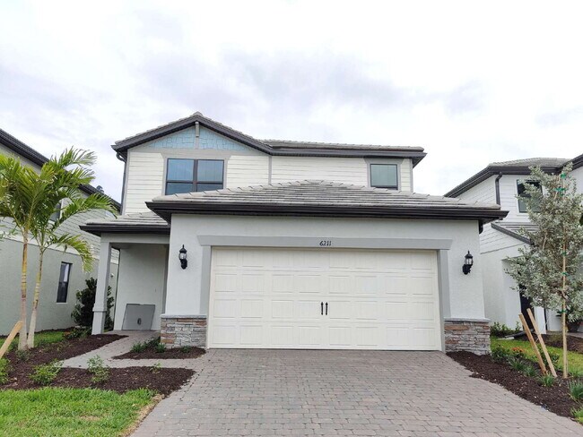 Foto del edificio - 6211 Baywood Ct