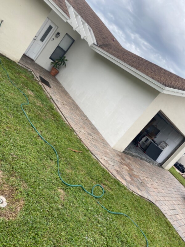 Building Photo - 19336 Carolina Cir