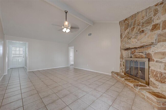 Building Photo - 2213 Baylor Dr
