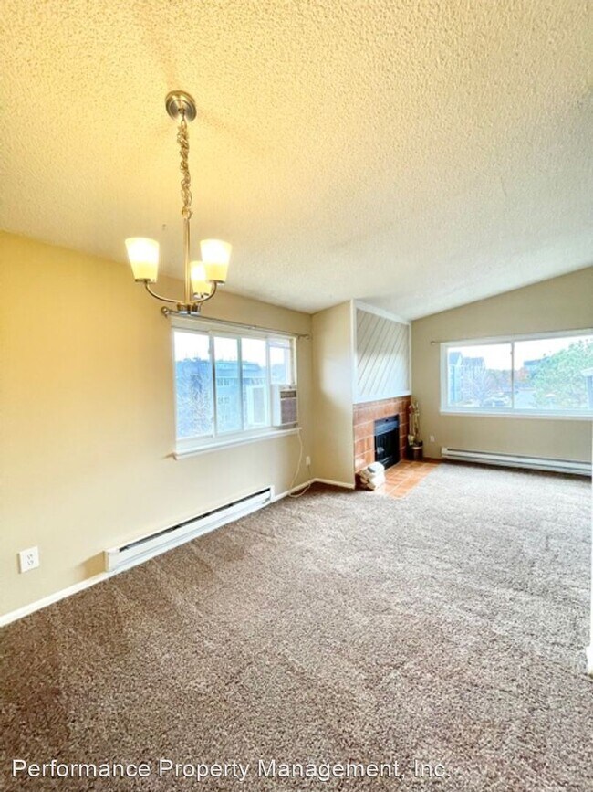 Foto del edificio - 8100 W Quincy Ave