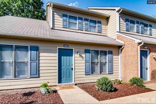 Building Photo - 2615 Camellia Dr