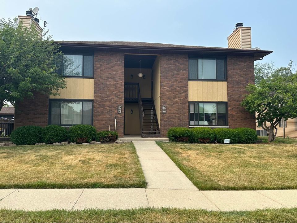 1110 Manchester Ct, South Elgin, IL 60177 Condo for Rent in South