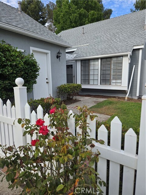 Foto del edificio - 21082 Primrose Ln