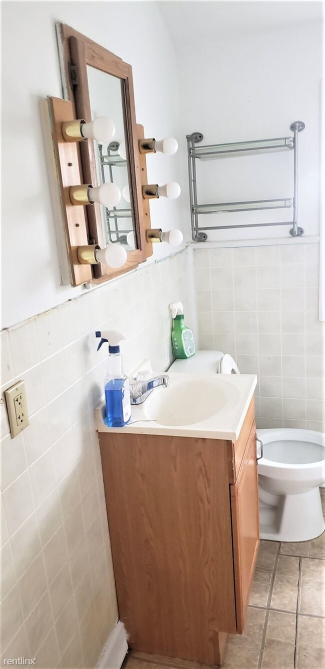 Foto del edificio - 2 br, 1 bath  - 916 W Michigan Ave