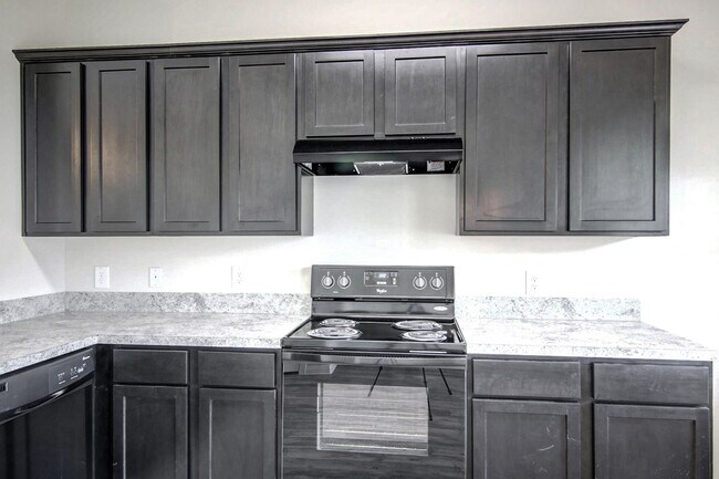 Building Photo - 2855 Silver Tree