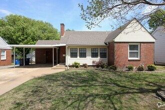 Building Photo - 1721 S Knoxville Ave