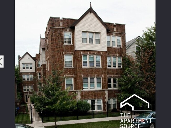 Foto del edificio - 2948 N Albany Ave