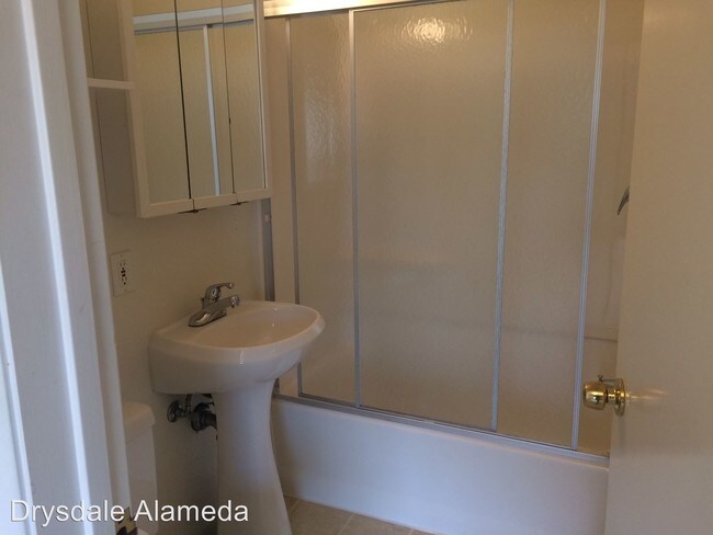 Building Photo - 2217 Otis Dr