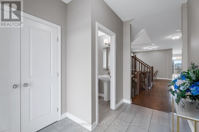 Building Photo - 848 Snowdrop Cres