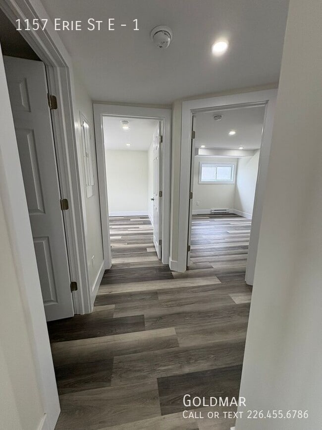 Building Photo - Amazing Two Bedroom Main Floor Unit
