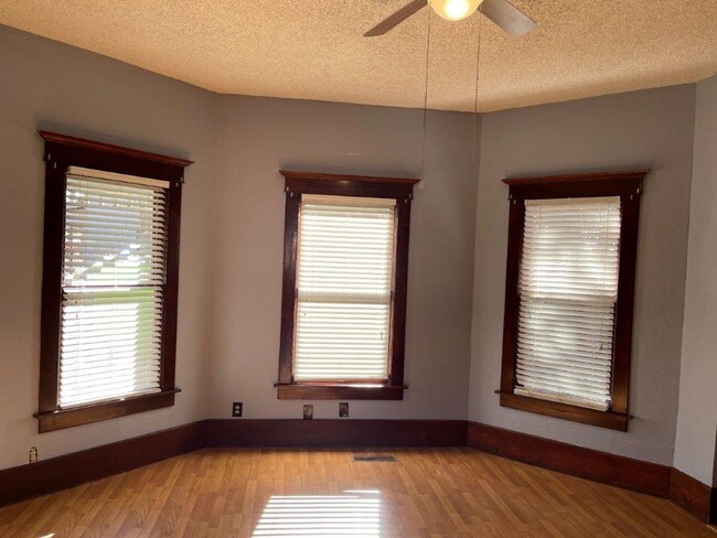 Building Photo - 3 bed 1 bath, country character and historic charm, Large shop, upstairs bonus room ,lots of uniq...