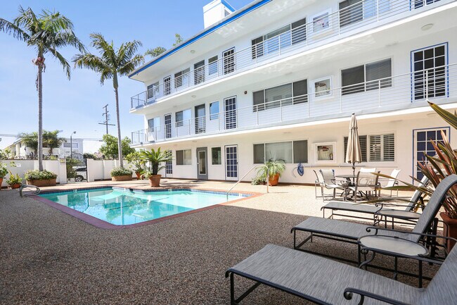 Foto del edificio - 229 Bicknell Ave