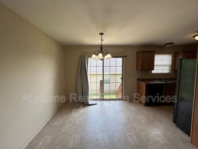 Foto del edificio - 1118 N Missouri Dr