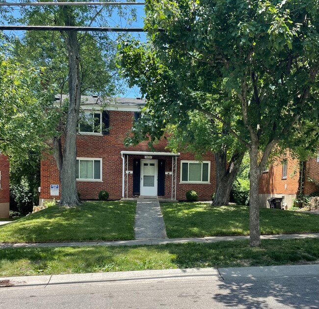 Segundo piso de dos familias - 5839 Monfort Hills Ave