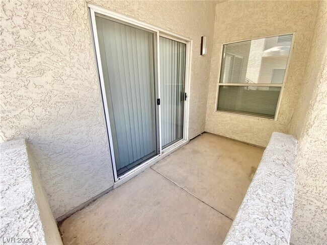 Building Photo - 6250 W Flamingo Rd