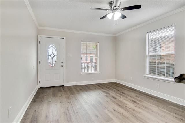 living room - 2113 Pauger St